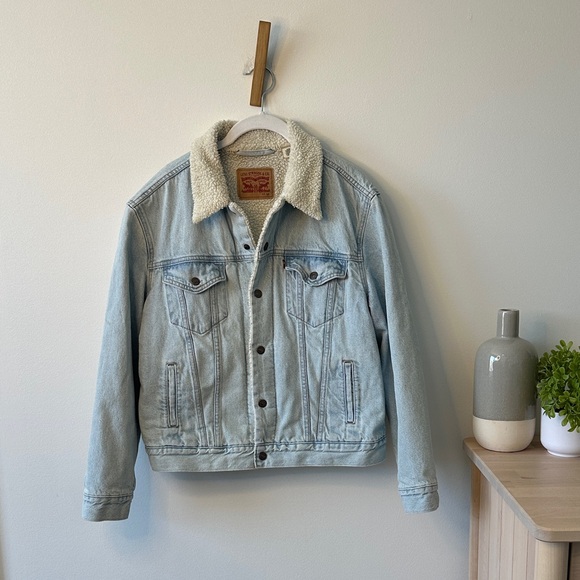 Levi's 90’s Sherpa Trucker Jacket - Picture 2 of 5